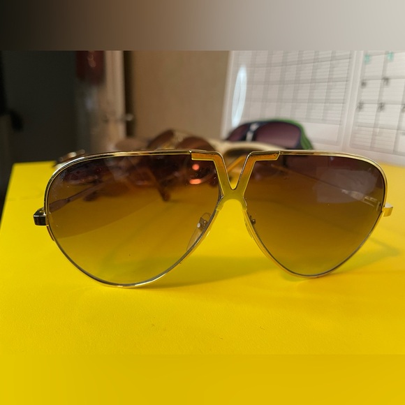 Gold Aviators V Frame - Picture 5 of 7